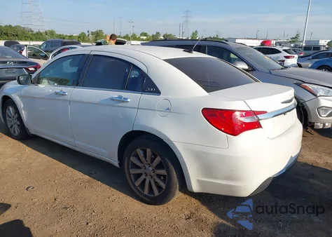 2013 Chrysler 200 Limited z USA, uszkodzony, nr VIN 1C3CCBCG0DN744154
